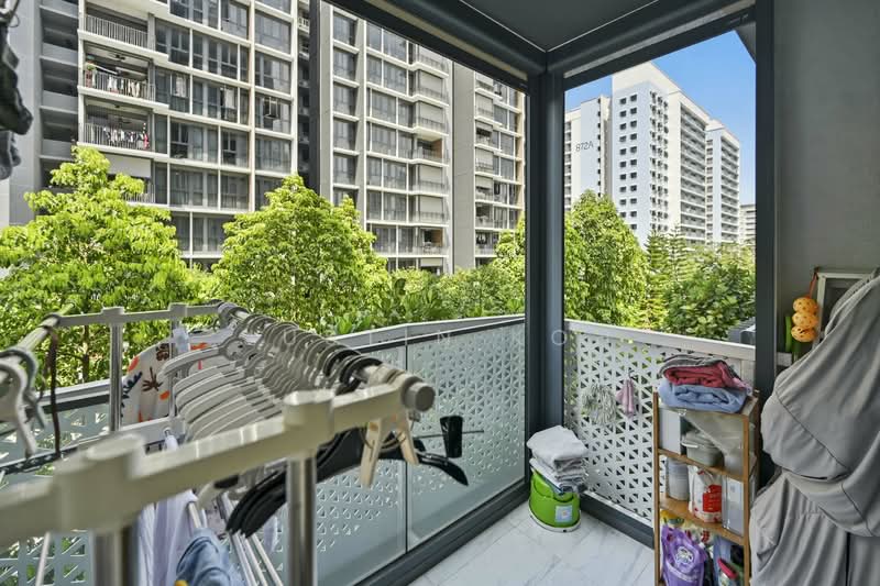 ⭐ SUPER CHEAP TAMPINES 2 BEDDER CONDO CLOSING SOON!! ⭐ Condominium For Sale at S$ 999,999 | PropertyGuru Singapore - Balcony