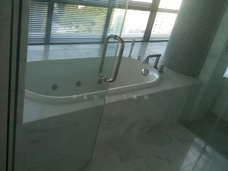 CityVista Residences, 21 Peck Hay Road, 4 Bedrooms, 2,800 sqft, Apartment For Rent, by Paul Tan, 500081371 - Master Bathroom - PropertyGuru.com.sg