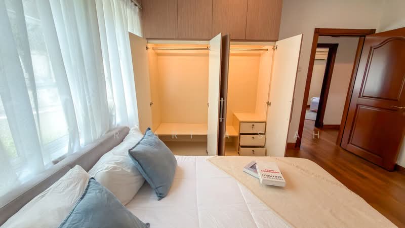 Gentle Villas Detached House For Sale at S$ 7,055,000 | PropertyGuru Singapore - Bedroom