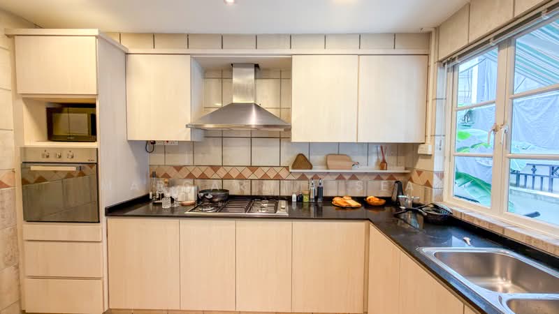 Gentle Villas Detached House For Sale at S$ 7,055,000 | PropertyGuru Singapore - Kitchen