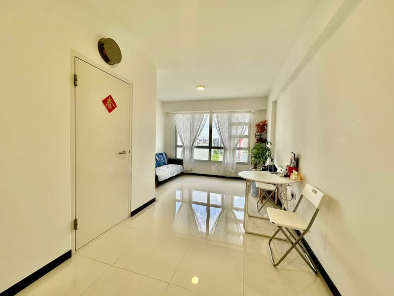363A Sembawang Crescent HDB Flat For Sale at S$ 415,000 | PropertyGuru Singapore - Living Room
