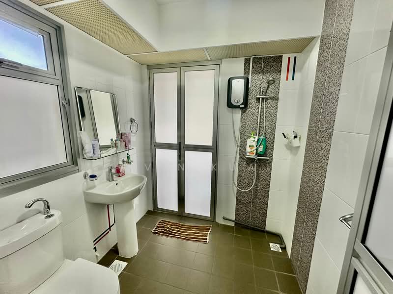 363A Sembawang Crescent HDB Flat For Sale at S$ 415,000 | PropertyGuru Singapore - Bathroom