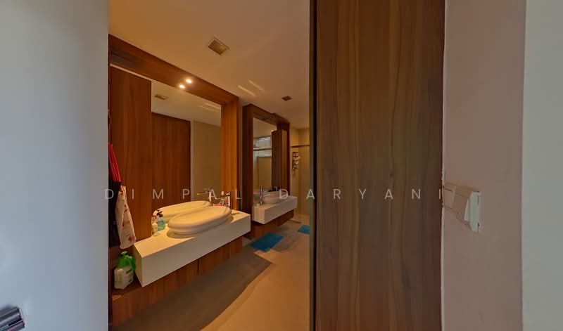 Leonie Gardens Condominium For Sale at S$ 4,670,000 | PropertyGuru Singapore - Bathroom