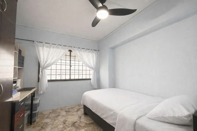 185A Rivervale Crescent HDB Flat For Sale at S$ 620,000 | PropertyGuru Singapore - Bedroom