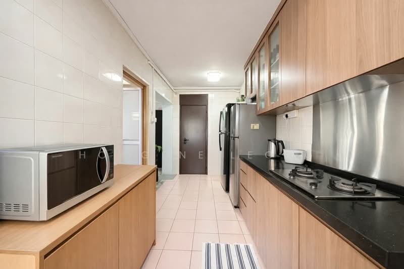 185A Rivervale Crescent HDB Flat For Sale at S$ 620,000 | PropertyGuru Singapore - Kitchen
