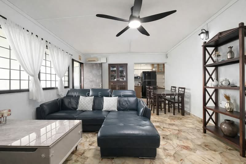 185A Rivervale Crescent HDB Flat For Sale at S$ 620,000 | PropertyGuru Singapore - Living Room