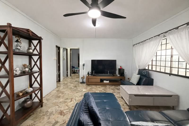 185A Rivervale Crescent HDB Flat For Sale at S$ 620,000 | PropertyGuru Singapore - Living Room