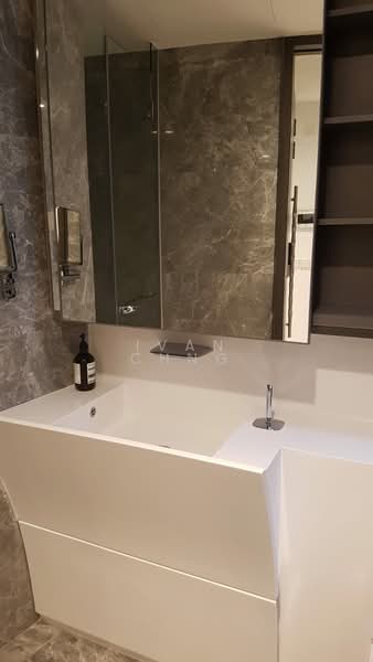 Cairnhill Nine, 9 Cairnhill Road, 1 Bedroom, 657 sqft, Condominium For Rent, by Ivan Chng, 500081406 - Bathroom - PropertyGuru.com.sg