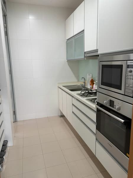 The Inspira Condominium For Sale at S$ 2,780,000 | PropertyGuru Singapore - Kitchen