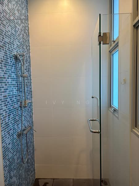 The Inspira Condominium For Sale at S$ 2,780,000 | PropertyGuru Singapore - Bathroom