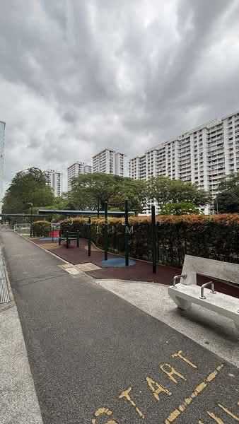 222 Lorong 8 Toa Payoh HDB Flat For Sale at S$ 500,000 | PropertyGuru Singapore - Exterior