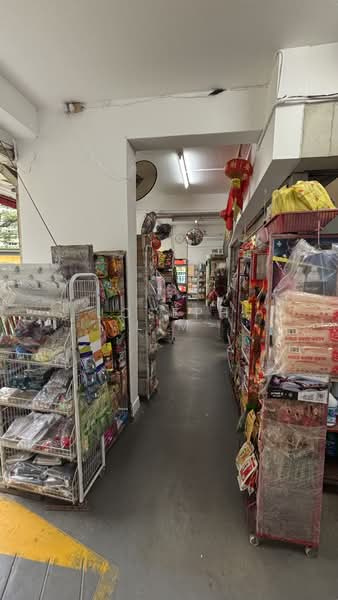 222 Lorong 8 Toa Payoh HDB Flat For Sale at S$ 500,000 | PropertyGuru Singapore - Interior