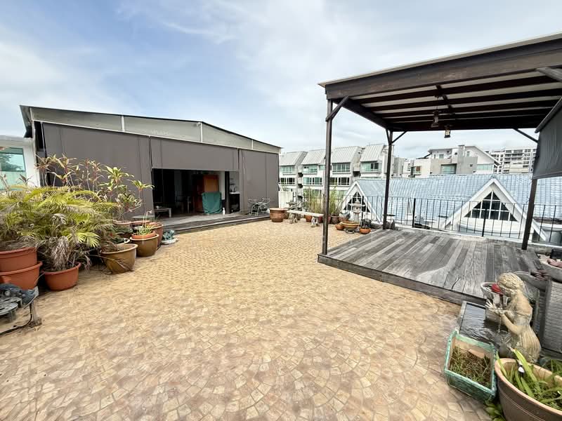 Celadon View Condominium For Sale at S$ 2,880,000 | PropertyGuru Singapore - Exterior