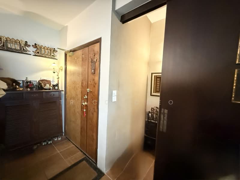 Celadon View Condominium For Sale at S$ 2,880,000 | PropertyGuru Singapore - Entrance