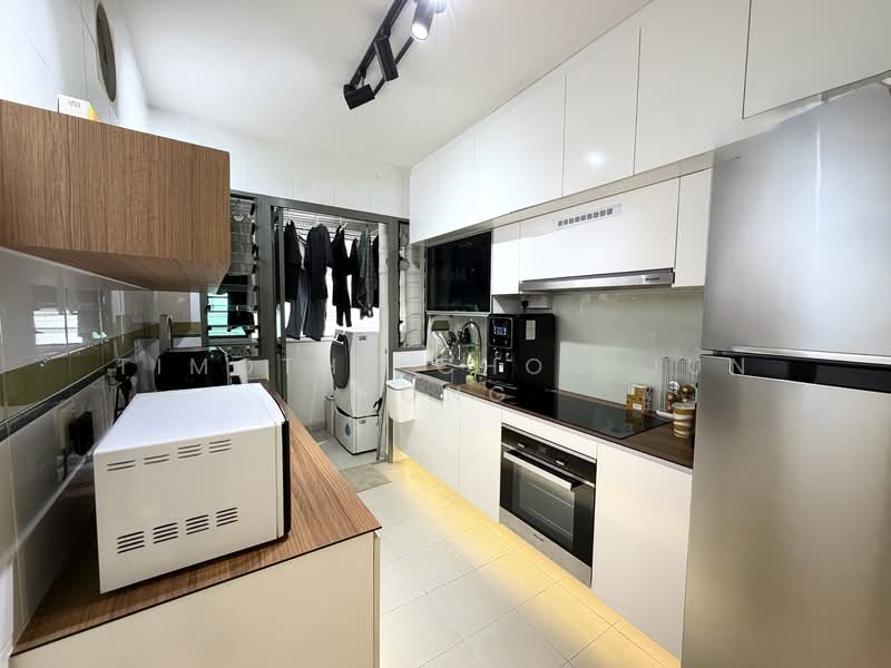 677D Punggol Drive HDB Flat For Sale at S$ 780,000 | PropertyGuru Singapore - Kitchen