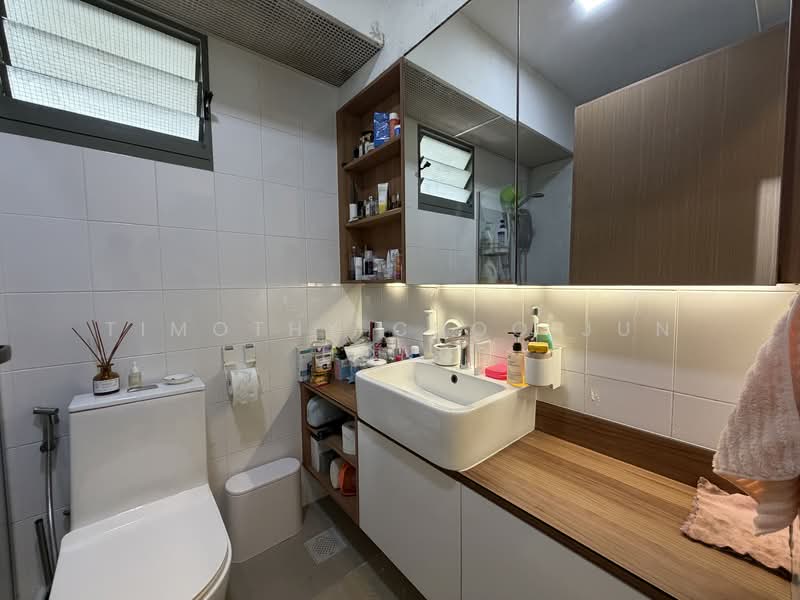 677D Punggol Drive HDB Flat For Sale at S$ 780,000 | PropertyGuru Singapore - Bathroom