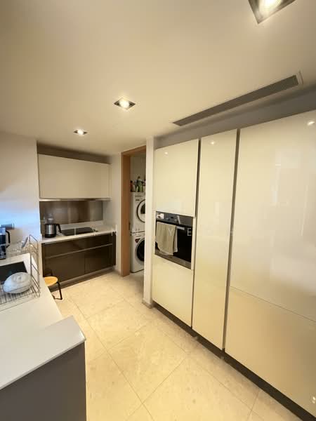Marina Bay Suites, 3 Central Boulevard, 4 Bedrooms, 2,056 sqft, Apartment For Rent, by Lynn Yeoh, 500081450 - Kitchen - PropertyGuru.com.sg