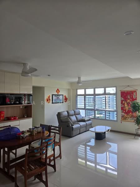 632B Tampines North Dr 2, , Room Rental, 100 sqft, HDB Flat For Rent, by Marcus Poon, 500081452 - Living Room - PropertyGuru.com.sg