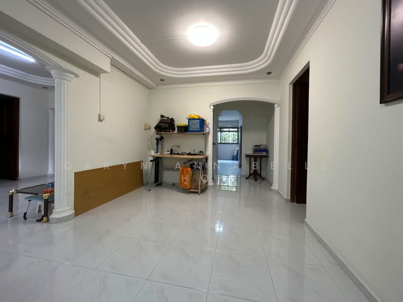 832 Woodlands Street 83 HDB Flat For Sale at S$ 868,000 | PropertyGuru Singapore - Living Room