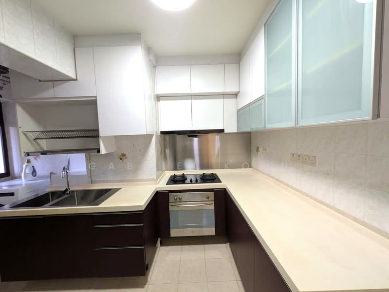 145 Lorong 2 Toa Payoh, 145 Lorong 2 Toa Payoh, 2 Bedrooms, 800 sqft, HDB Flat For Rent, by Gabriel Koon, 500081458 - Kitchen - PropertyGuru.com.sg