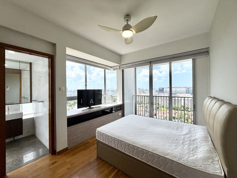 The Parc Condominium, 15 West Coast Walk, 4 Bedrooms, 1,464 sqft, Condominium For Rent, by Ian Low, 500081461 - Spacious master bedroom with balcony - PropertyGuru.com.sg