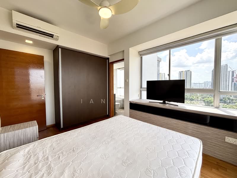 The Parc Condominium, 15 West Coast Walk, 4 Bedrooms, 1,464 sqft, Condominium For Rent, by Ian Low, 500081461 - Master bedroom pic 2 - PropertyGuru.com.sg