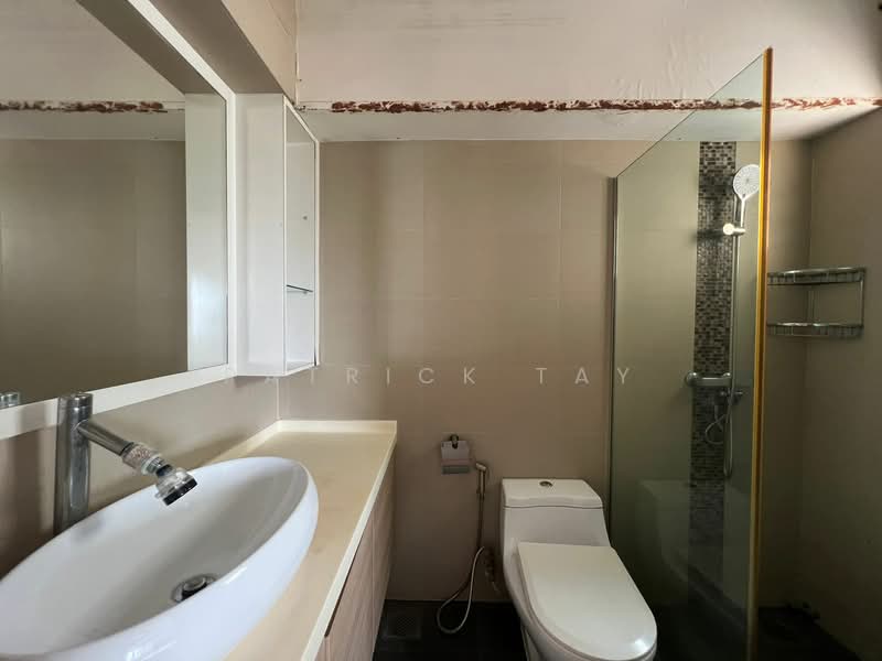 259C Compassvale Road HDB Flat For Sale at S$ 780,000 | PropertyGuru Singapore - Bathroom