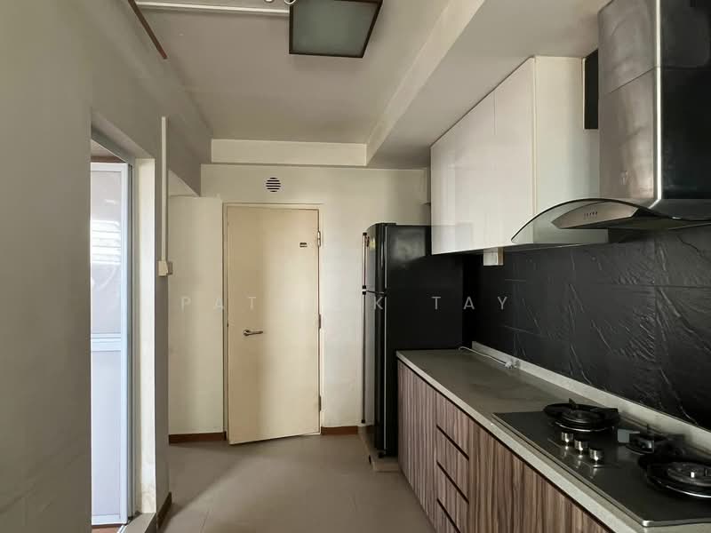 259C Compassvale Road HDB Flat For Sale at S$ 780,000 | PropertyGuru Singapore - Kitchen