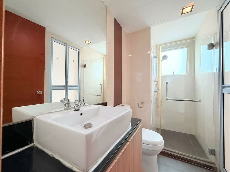 Lilydale Condominium For Sale at S$ 1,760,000 | PropertyGuru Singapore - Bathroom