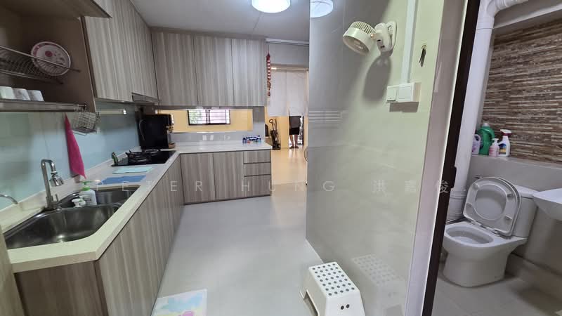765 Jurong West Street 74 HDB Flat For Sale at S$ 695,000 | PropertyGuru Singapore - Kitchen