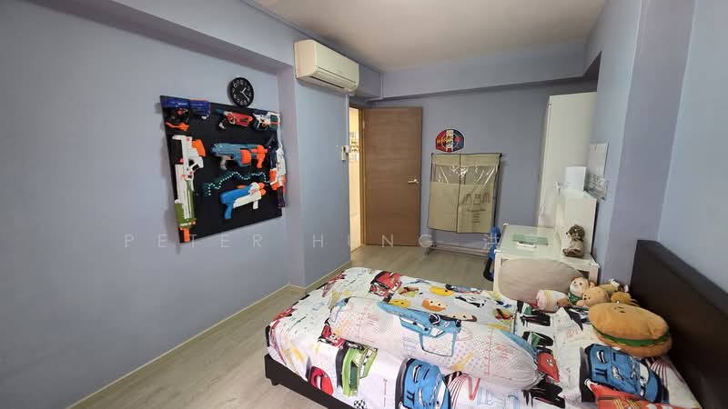765 Jurong West Street 74 HDB Flat For Sale at S$ 695,000 | PropertyGuru Singapore - Bedroom