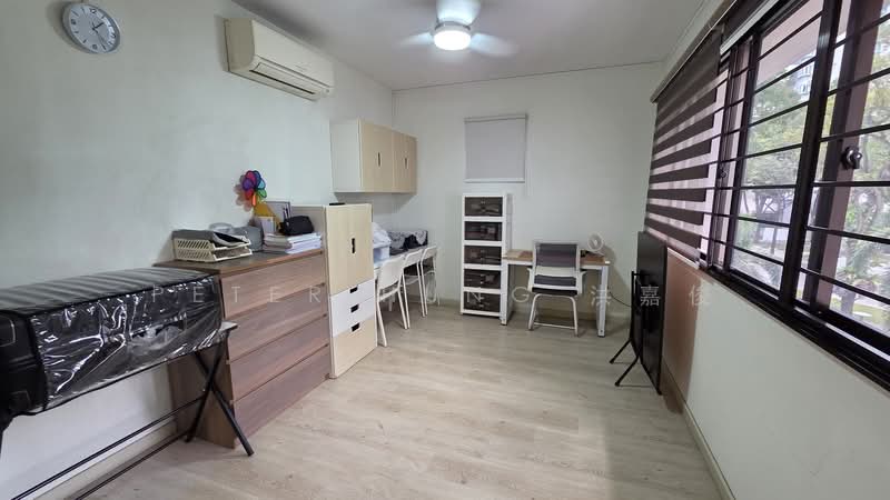765 Jurong West Street 74 HDB Flat For Sale at S$ 695,000 | PropertyGuru Singapore - Study