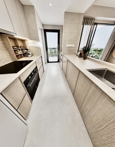 For Sale - Undervalued FH @ Leasehold Price I 1 Min MRT