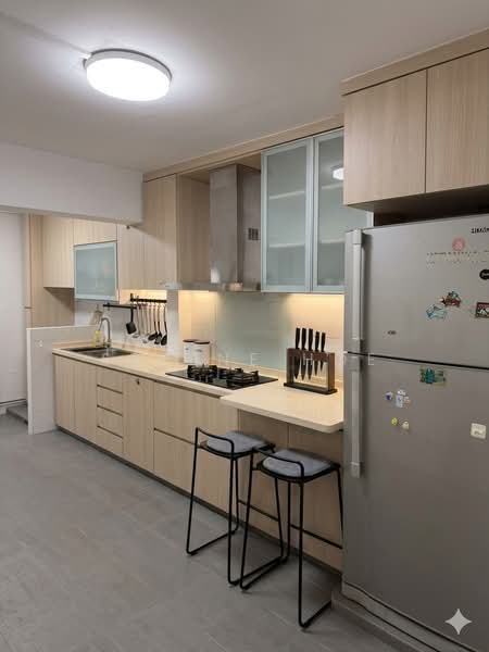 336 Clementi Avenue 2 HDB Flat For Sale at S$ 800,000 | PropertyGuru Singapore - Kitchen