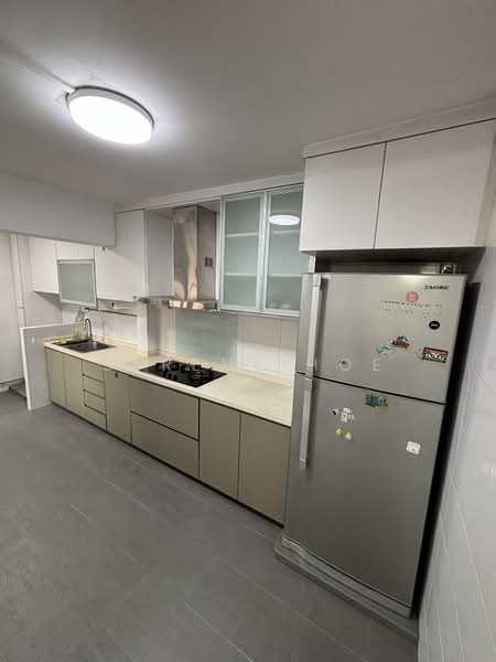 336 Clementi Avenue 2 HDB Flat For Sale at S$ 800,000 | PropertyGuru Singapore - Kitchen