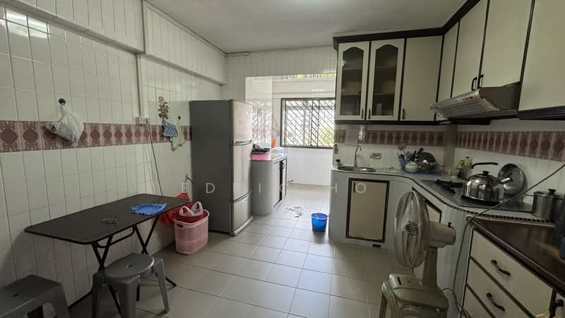 445 Hougang Avenue 8 HDB Flat For Sale at S$ 720,000 | PropertyGuru Singapore - Kitchen