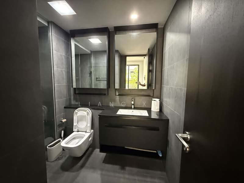 Park Colonial, 4 Woodleigh Lane, 3 Bedrooms, 980 sqft, Condominium For Rent, by Liang Xu, 500081491 - Master Bathroom - PropertyGuru.com.sg