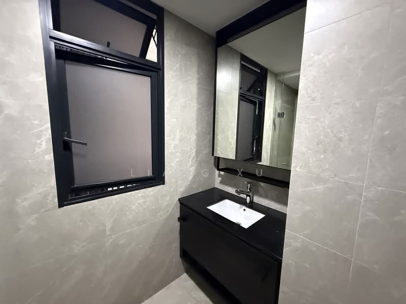 Park Colonial, 4 Woodleigh Lane, 3 Bedrooms, 980 sqft, Condominium For Rent, by Liang Xu, 500081491 - Common Bathroom - PropertyGuru.com.sg