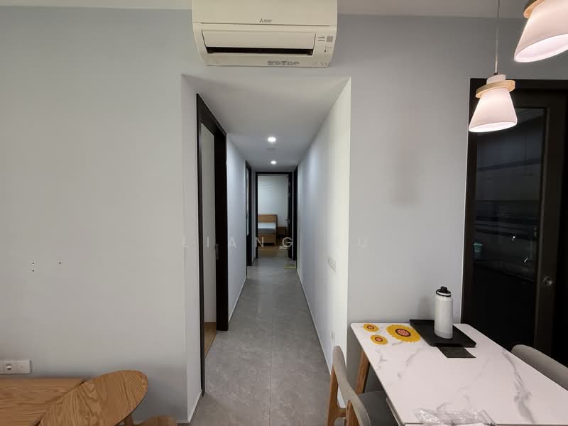 Park Colonial, 4 Woodleigh Lane, 3 Bedrooms, 980 sqft, Condominium For Rent, by Liang Xu, 500081491 - Corridor - PropertyGuru.com.sg