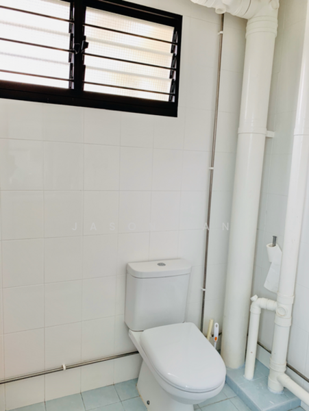 614 Hougang Avenue 8 HDB Flat For Sale at S$ 628,000 | PropertyGuru Singapore - Bathroom
