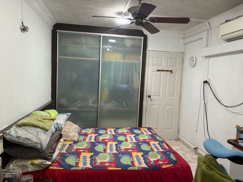 334 Woodlands Street 32 HDB Flat For Sale at S$ 519,990 | PropertyGuru Singapore - Bedroom