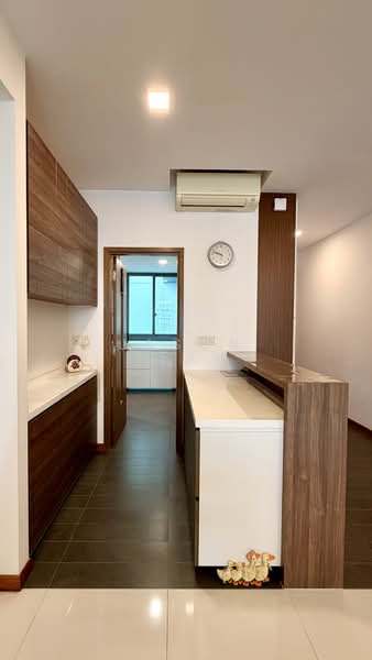 Double Bay Residences, 21 Simei Street 4, 3 Bedrooms, 1,313 sqft, Condominium For Rent, by Jason Seah, 500081506 - Kitchen - PropertyGuru.com.sg