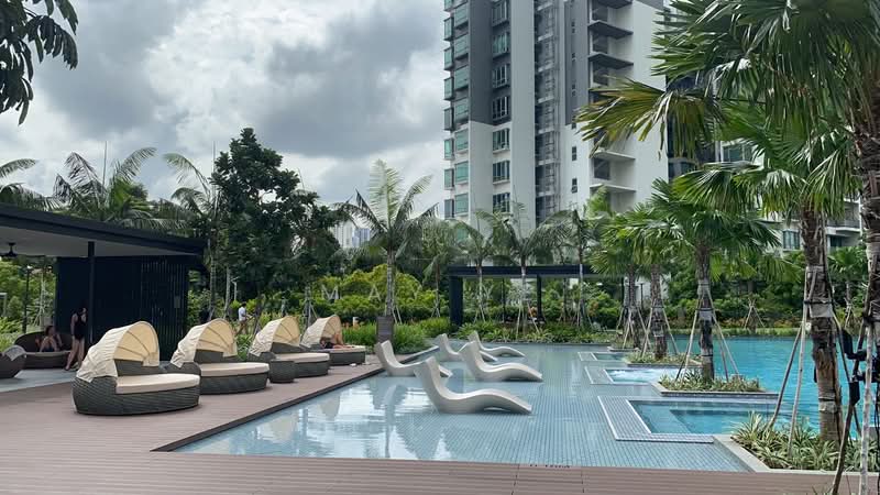 Whistler Grand, 109 West Coast Vale, 1 Bedroom, 250 sqft, Condominium For Rent, by May Ye, 500081508 - Pool - PropertyGuru.com.sg