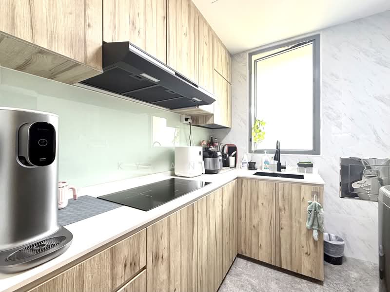 Skies Miltonia Condominium For Sale at S$ 1,288,000 | PropertyGuru Singapore - Kitchen