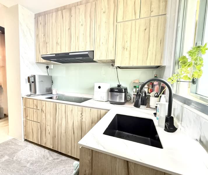 Skies Miltonia Condominium For Sale at S$ 1,288,000 | PropertyGuru Singapore - Kitchen