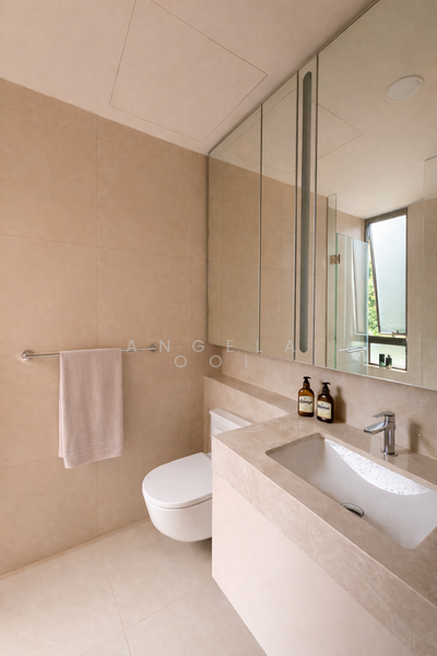 Forett at Bukit Timah Condominium For Sale at S$ 2,250,000 | PropertyGuru Singapore - Common Bathroom