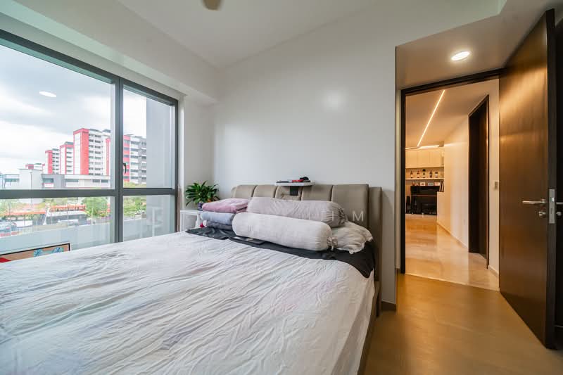 JadeScape Condominium For Sale at S$ 2,750,000 | PropertyGuru Singapore - Master Bedroom