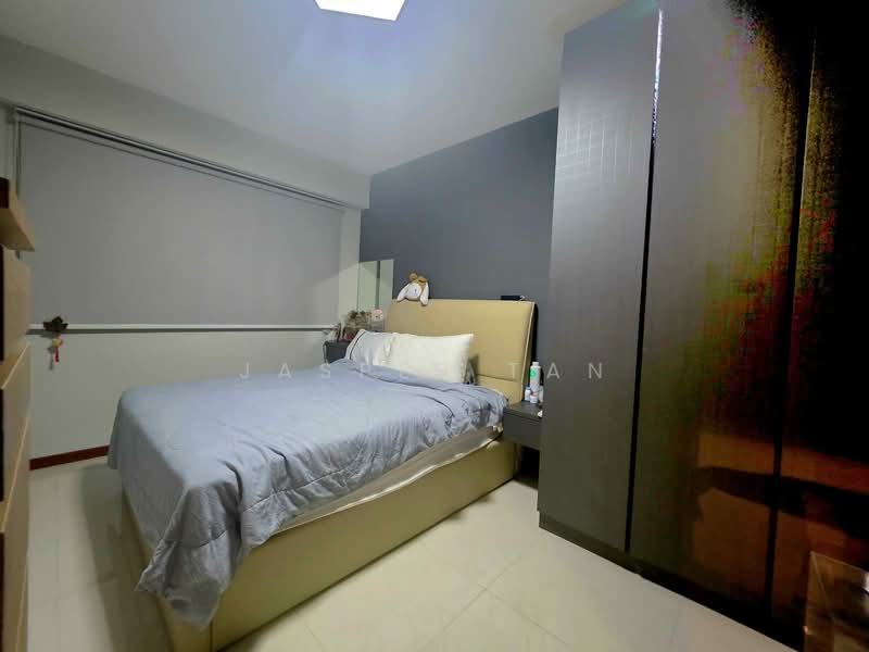 675D Yishun Avenue 4 HDB Flat For Sale at S$ 648,000 | PropertyGuru Singapore - Bedroom