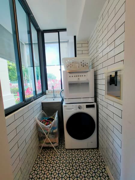 Aquarius By The Park Condominium For Sale at S$ 1,388,000 | PropertyGuru Singapore - Interior