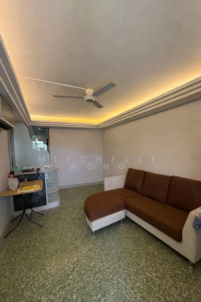 57 Lorong 5 Toa Payoh HDB Flat For Sale at S$ 328,000 | PropertyGuru Singapore - Living Room